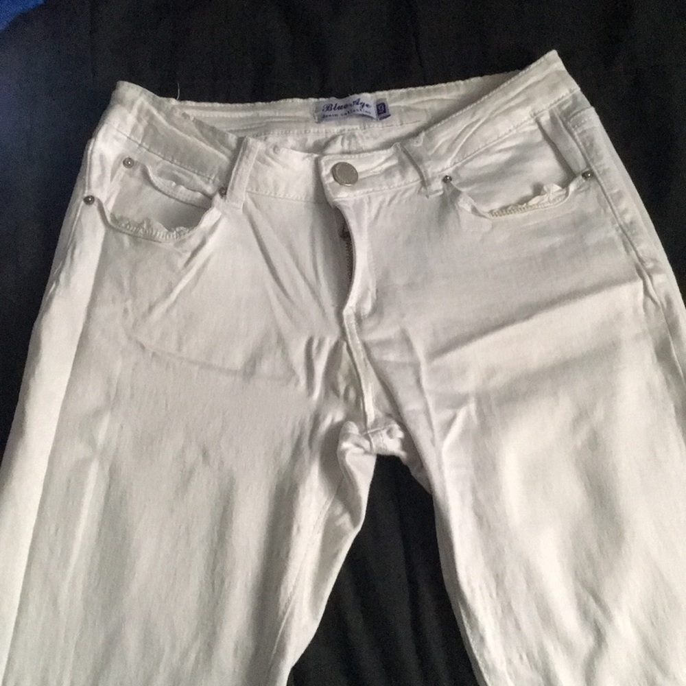 White skinny jeans